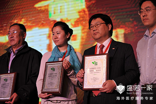 21世纪经济报道报社地址_...港文汇报》、《21世纪经济报道》、《中华工商时报》、《经济观察...