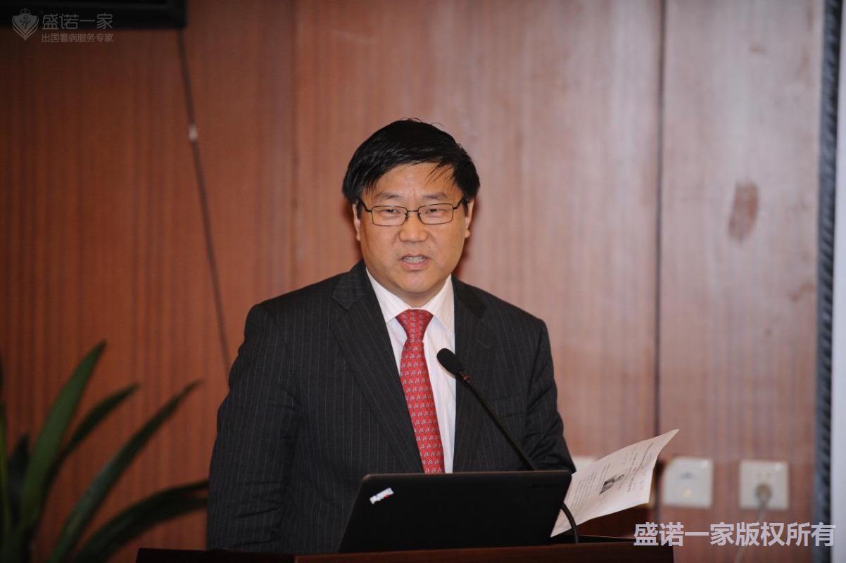 哈佛心脏专家在北京朝阳医院做学术报告4.jpg