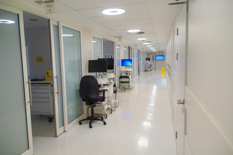 盛诺一家访问英国惠灵顿医院3